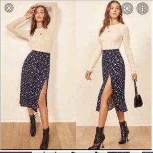 REFORMATION Jamie Floral Navy Midi Skirt - Size 2